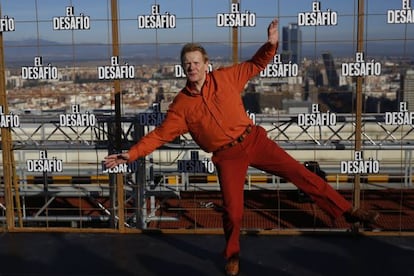 Philippe Petit, en la azotea de Torre Picasso, en Madrid.