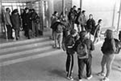 Un grupo de estudiantes en el Instituto de Educación Secundaria África de Fuenlabrada.