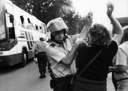 Tras conocerse la sentencia el 20 de mayo de 1989, los incidentes, que habían comenzado dentro de la sala, se trasladaron al exterior. El autobús que transportaba a los acusados fue apedreado y sus lunas acabaron rotas.