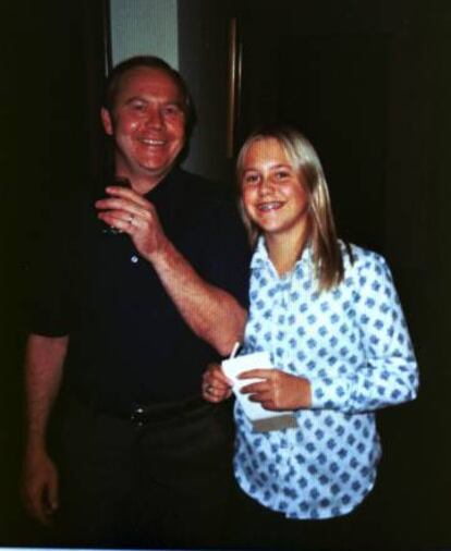 Martha Moxley con 13 años junto a su padre David Moxley dos años antes de ser asesinada.