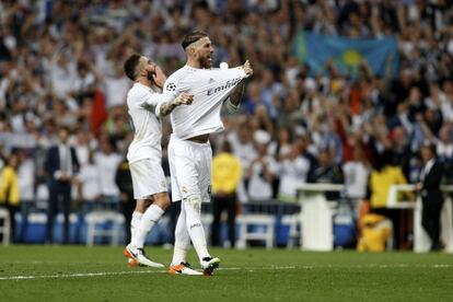 Sergio Ramos y Carvajal celebrando la victoria tras el partido.