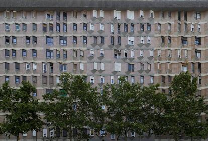 L'Edifici Meridiana o Casa Meridiana, a Barcelona, obra d'Oriol Bohigas.