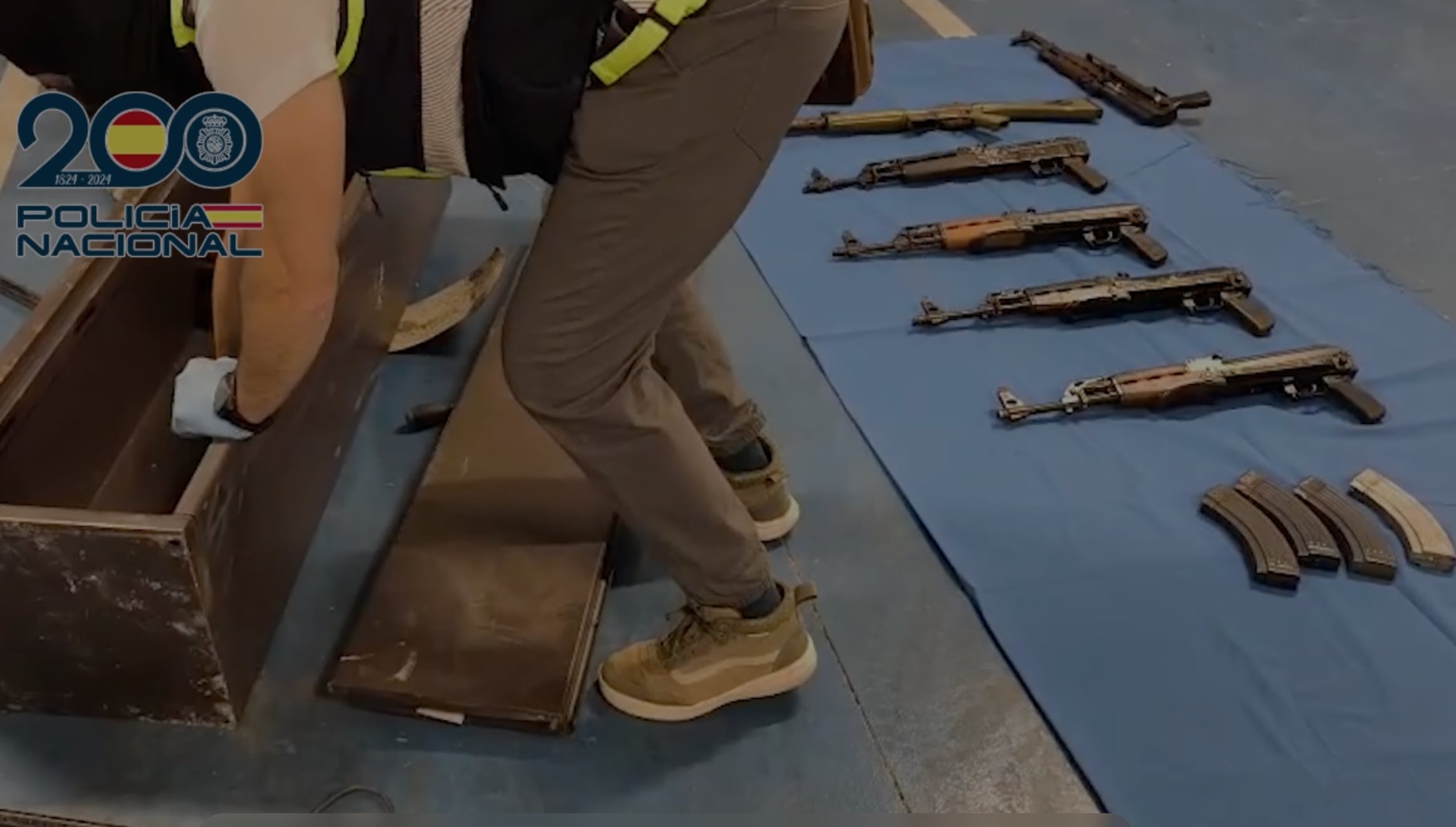 La Policía encuentra un arsenal de granadas y fusiles de asalto al intervenir un alijo de hachís en Jerez