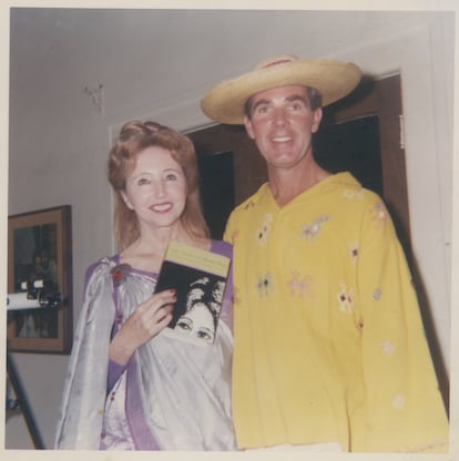 La escritora Anaïs Nin con Rupert Pole en California en los años sesenta.