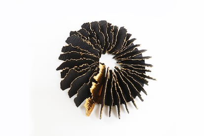Broche de la nueva colección 'Subterrana' de Raluca Buzura.