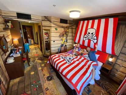 Una de las habitaciones del hotel que se encuentra en Legoland Dubái.