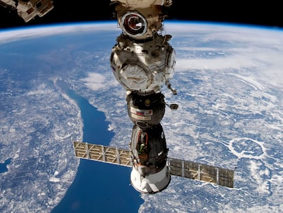 Imagen de archivo de la cápsula Soyuz anclada a la Estación Espacial Internacional.