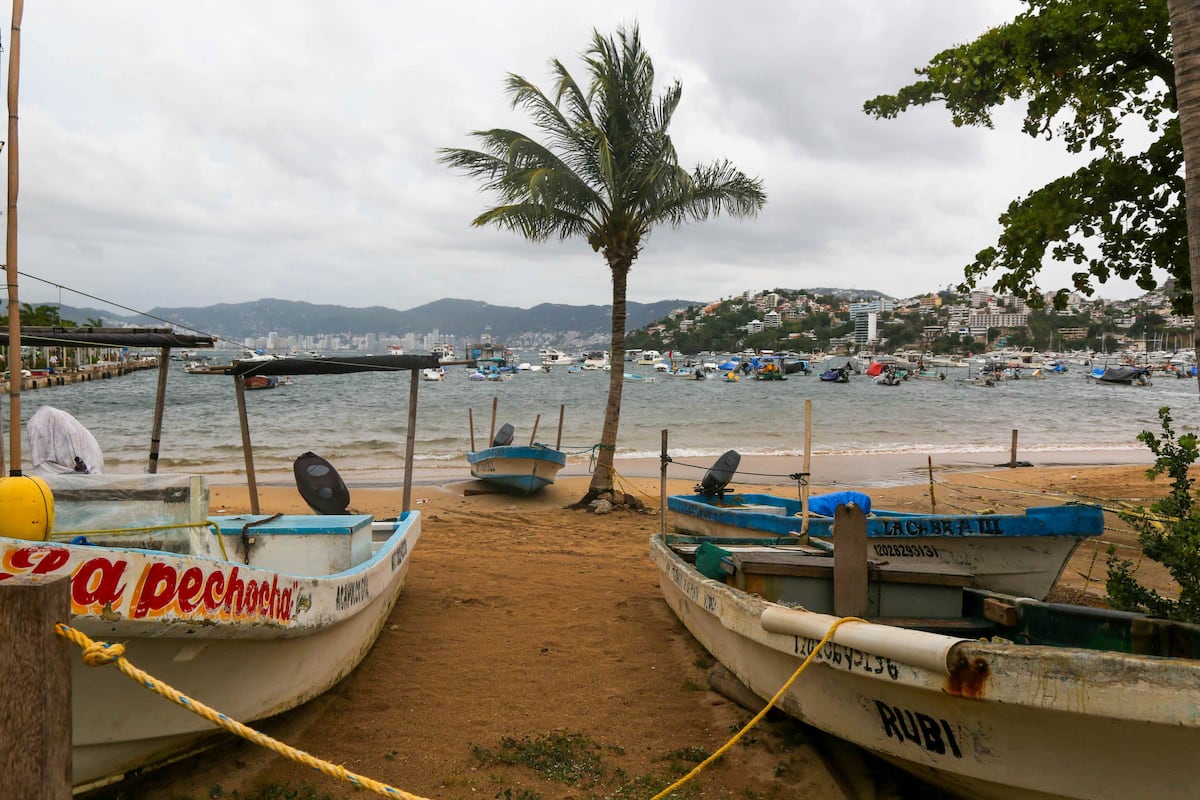 Huracán Polo amenaza con lluvias torrenciales y olas de hasta 8 metros