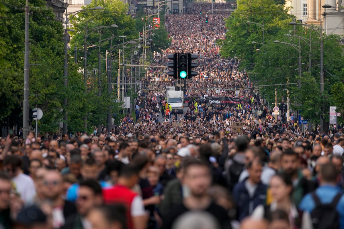 Protesti Slike Thousands protest against spike in violence in Serbia as the government ...