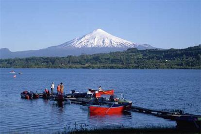 El lago y el volcán Villarrica (2.847 metros), en la región chilena de la Araucanía.