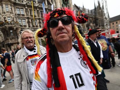 Aficionados de la selección alemana reunidos en la Marienplatz de Munich