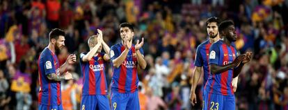 Los jugadores se despiden del Camp Nou por esta temporada.