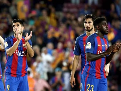 Los jugadores se despiden del Camp Nou por esta temporada.