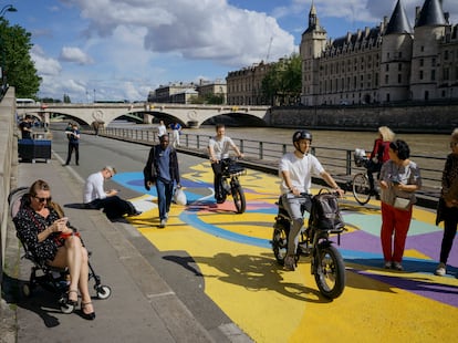En los últimos años, vías ciclistas y peatonales han sustituido a las de tráfico rodado en los muelles de París.
