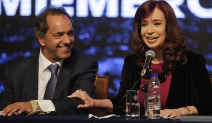 A presidenta Cristina Fernández com Daniel Scioli.