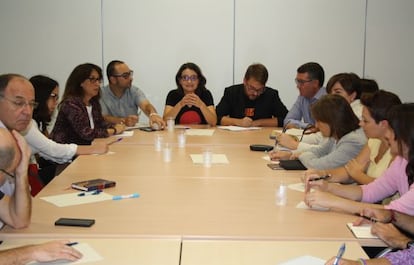 Oltra preside la reunión de trabajo para elaborar la Ley Integral de Transexualidad