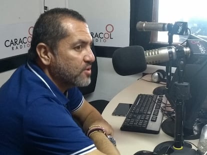 Mario Alberto Castaño durante una entrevista radiofónica.