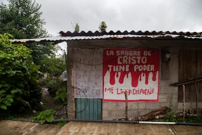 A mural in Papatlazolco, Huauchinango, Puebla.