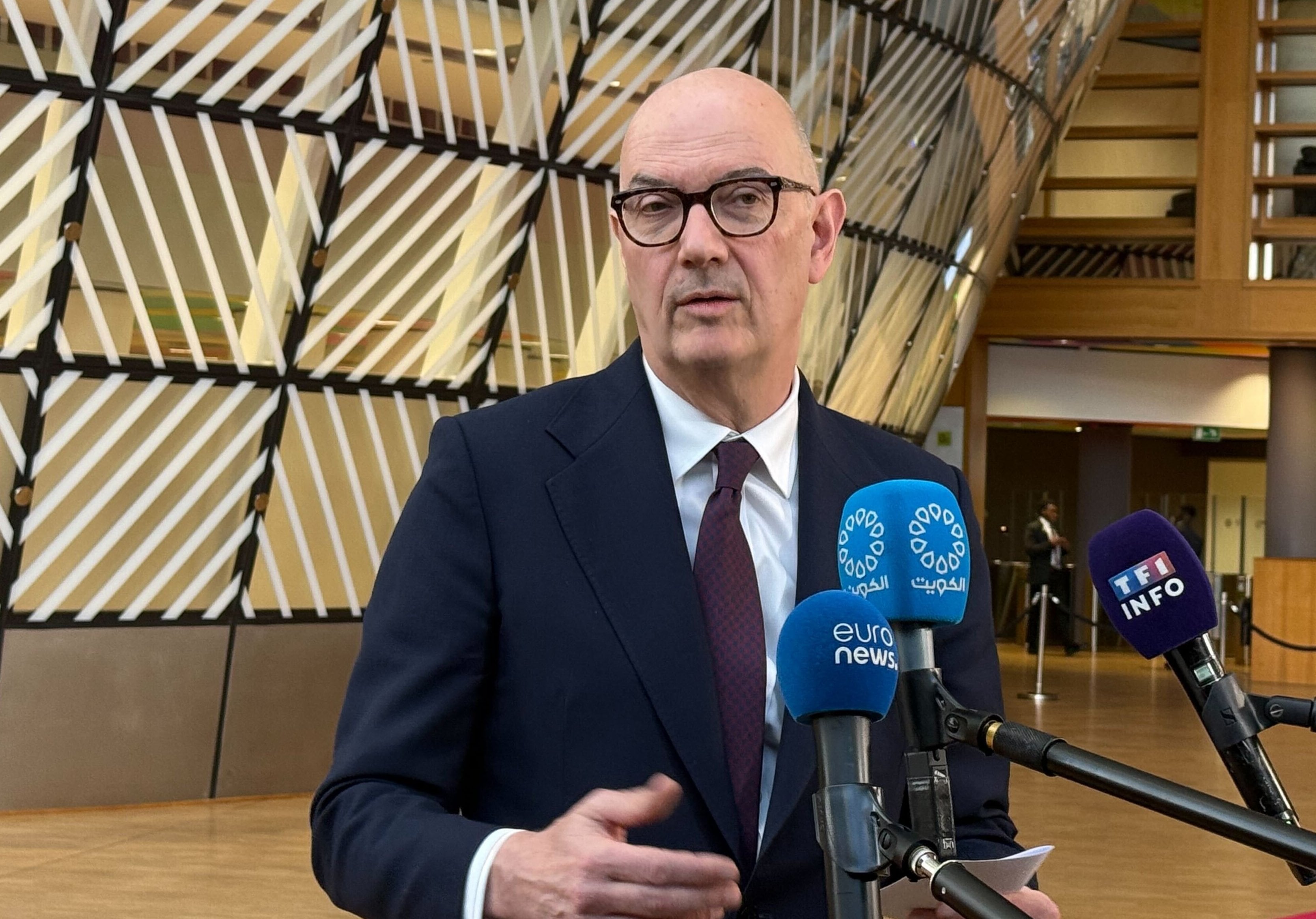 El G-7 está listo para actuar “de forma urgente” para estabilizar los precios del petróleo