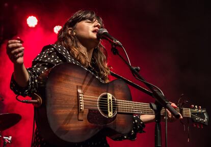 Joana Serrat, durante su actuación en el Festival Altaveu.