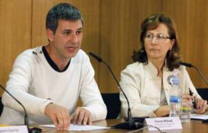 El vicepresidente del Comité de Empresa de RTVV, Vicent Mifsud, junto a la presidenta de la FAPE, Elsa González. EFE/Archivo