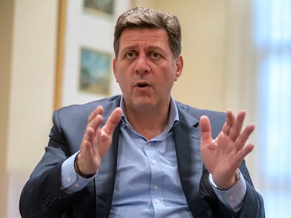 Miltiadis Varvitsiotis, viceministro de Exteriores griego, durante la entrevista celebrada el jueves en la Embajada griega en Madrid.