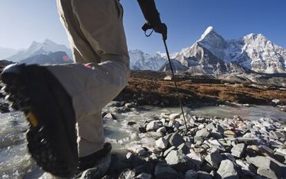 Trekking al cambo base del Everest, en la región del Khumbu, en el Himalaya de Nepal.