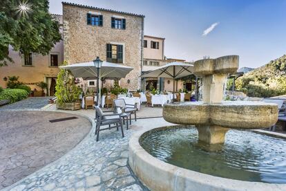 Terraza del hotel S&rsquo;Olivaret, en Alar&oacute;, al norte de Mallorca.