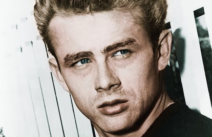 El rebelde sin causa por excelencia, es una de las miradas más seductoras del cine. El legado de James Dean ha dejado un puñado de herederos que se han inspirado en su estilo canalla.