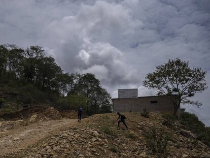 Migrantes centroamericanos en el departamento de Petén, Guatemala.