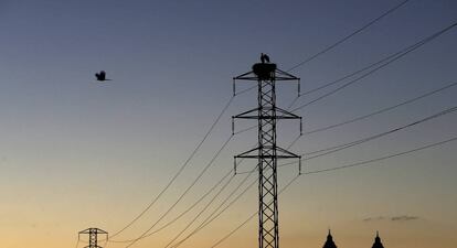 Torre de tendido eléctrico, en Pamplona.