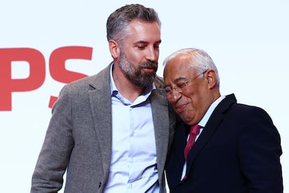 Pedro Nuno y António Costa, este sábado en Lisboa.
