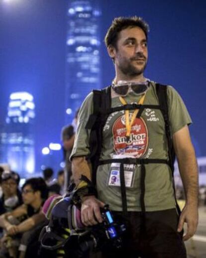 El fotógrafo valenciano Xaume Olleros, en un descanso de las protestas.