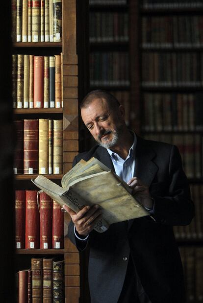 El escritor y académico Arturo Pérez-Reverte.