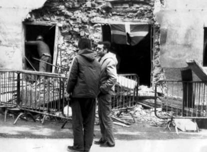 El bar Aldana, en Alonsótegui (Vizcaya), tras la explosión causada por los GAE, el 20 de enero de 1980, que causó cuatro muertos.
María José Bravo del Valle.