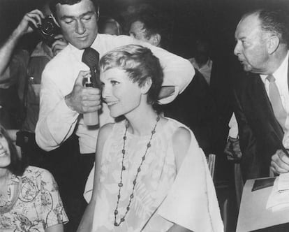 Vidal Sassoon haría historia al popularizar el corte de pelo que escogió para Mia Farrow en la película La Semilla del diablo, de Roman Polanski.