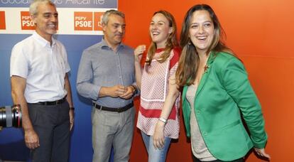Los ediles Gabriel Moreno, Alejandro Parodi, María José Adsuar, la nueva portavoz, y Elena Martín en el Ayuntamiento.
