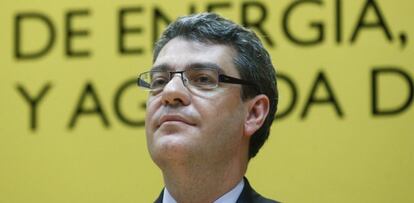 El nuevo ministro de Energía, Turismo y Agenda Digital, Álvaro Nadal, durante el acto de su toma de posesión el viernes.