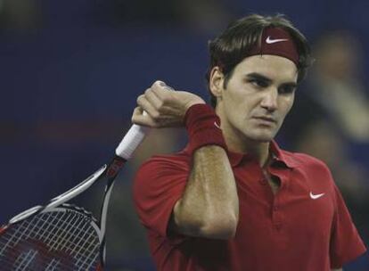 Roger Federer se lamenta tras perder un punto contra Fernando González.