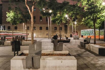 La plaza de la Gardunya en El Raval, en una imagen de archivo, con el local ocupado al fondo.