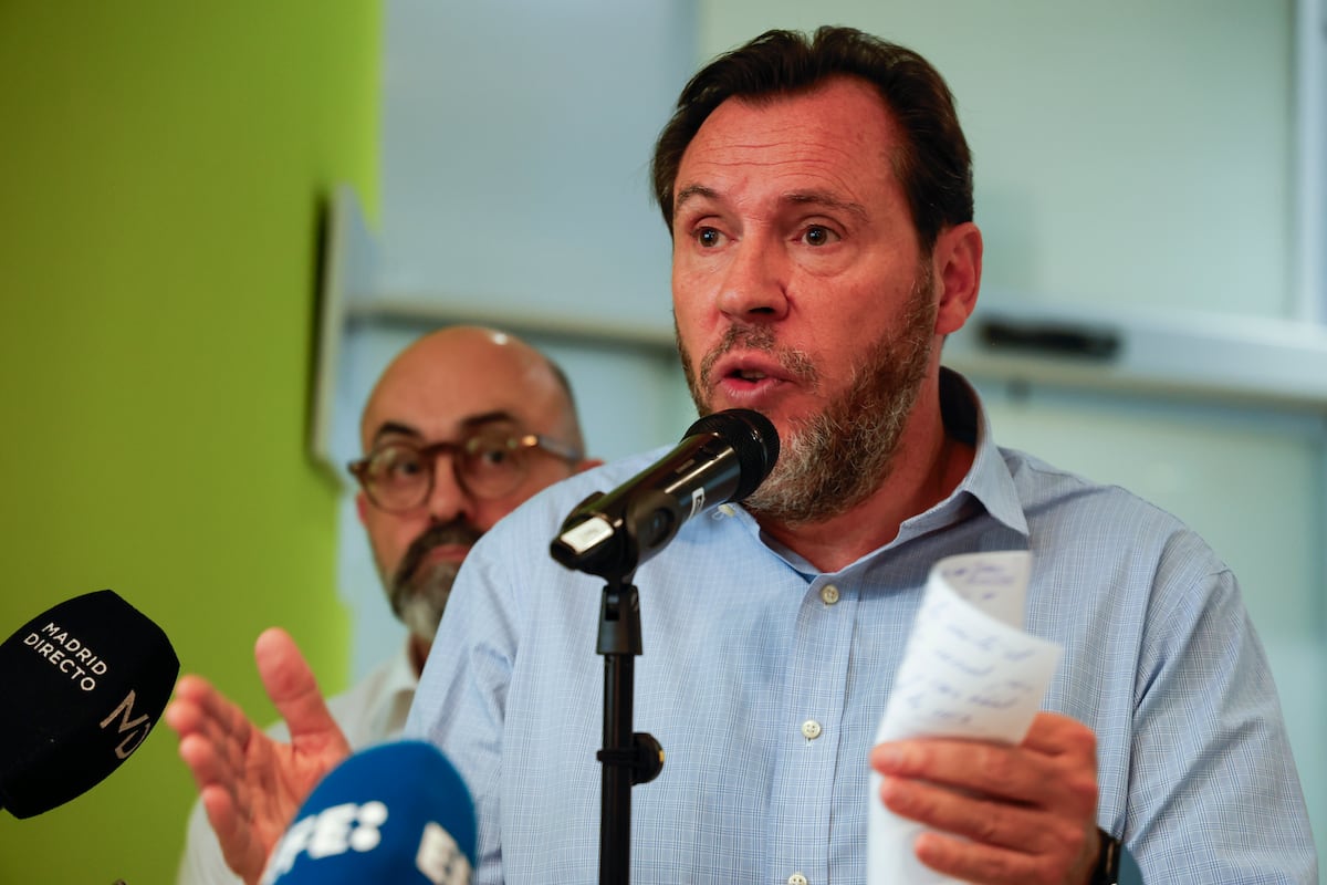 El ministro de Transportes, Óscar Puente, califica de inexplicable que el centro de control permitiera al AVE reanudar la marcha con normalidad cuando el Iryo seguía parado