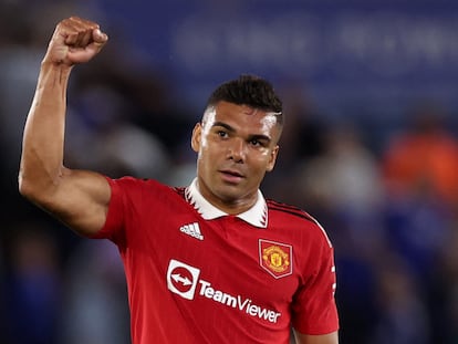 Casemiro celebra la victoria después del partido del Manchester United contra el Leicester City, el 1 de septiembre.