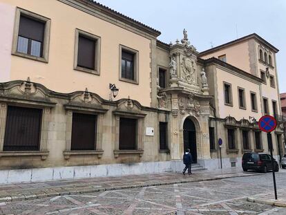 Edificio de la Audiencia Provincial de León, el pasado mes de octubre.