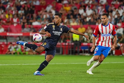 Jude Bellingham marca el tercer gol del Real Madrid al Girona en Montilivi.