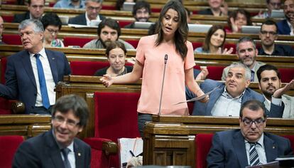 In&eacute;s Arrimadas, durante una sesi&oacute;n del Parlament