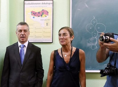 Iñigo Urkullu, junto a la consejera Cristina Uriarte, en un acto celebrado en Lazkao.