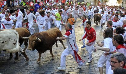 El encierro terminó sin que hubiese ningún herido por asta de toro.