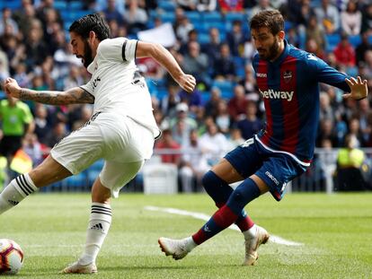 Isco y Campana, durante el partido.