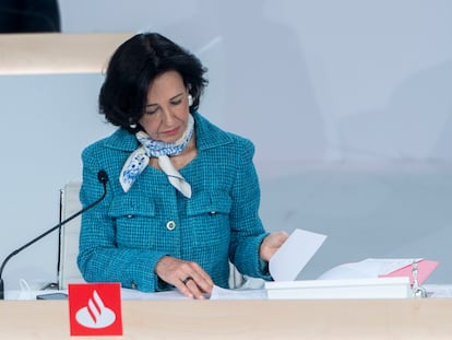 Ana Botín, presidenta del Banco Santander, este viernes durante la junta general de accionistas del grupo, en la sede de Boadilla del Monte, en Madrid.