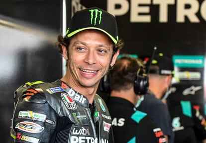 El piloto italiano se despedirá de la competición al concluir la presente temporada, su vigesimosexta en un Mundial de motos al que llegó en 1996. Ha conquistado nueve títulos mundiales (6 de MotoGP, 1 de 500, 1 de 250 y 1 de 125) y 115 victorias en GGPP.